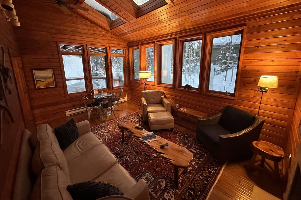 Photo of Livingroom in Blue River