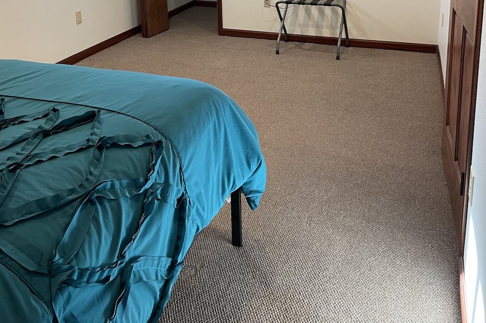 Photo of Bedroom in Glendive