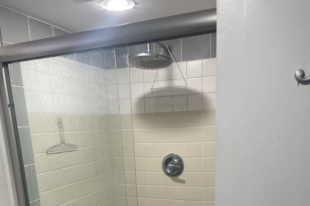 Photo of Bathroom in Glendive