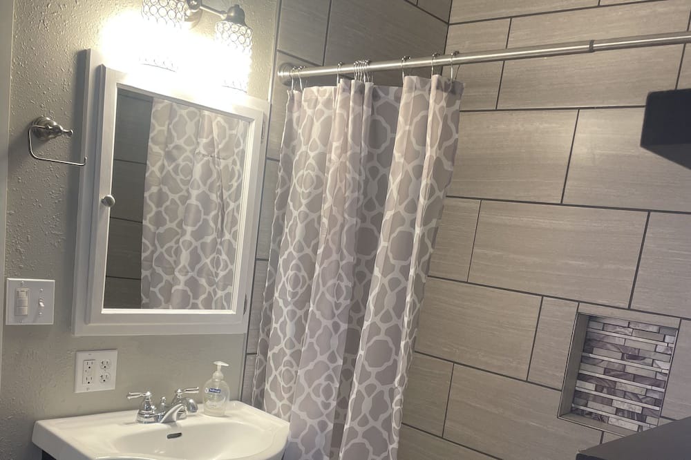 Photo of Bathroom in Glendive
