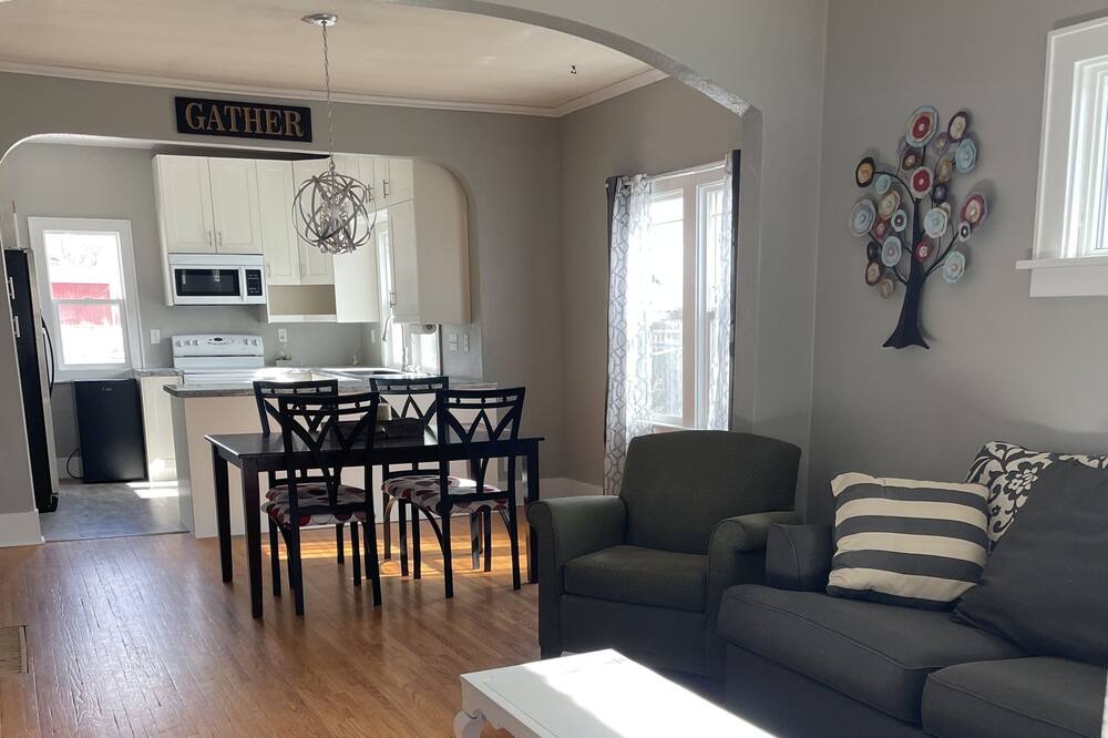 Photo of Livingroom in Glendive