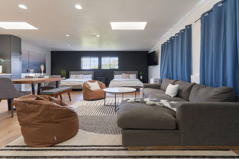 Photo of Livingroom in Torrance