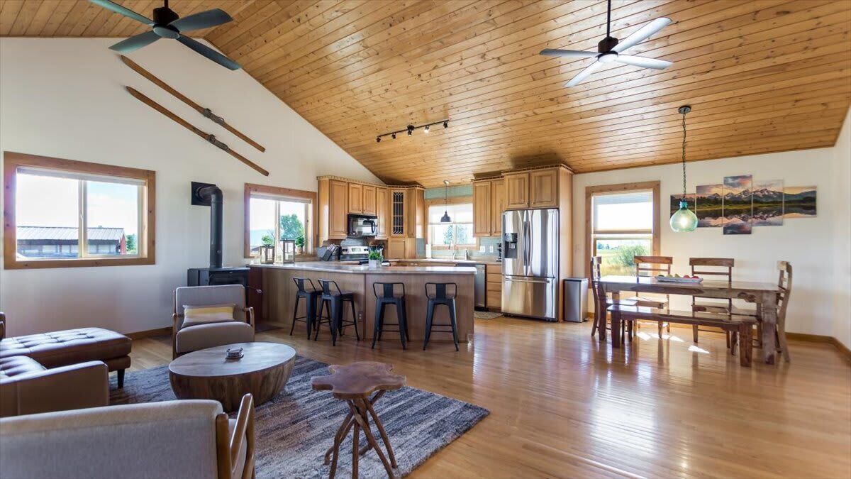 Photo of Others in Leigh Creek Estates