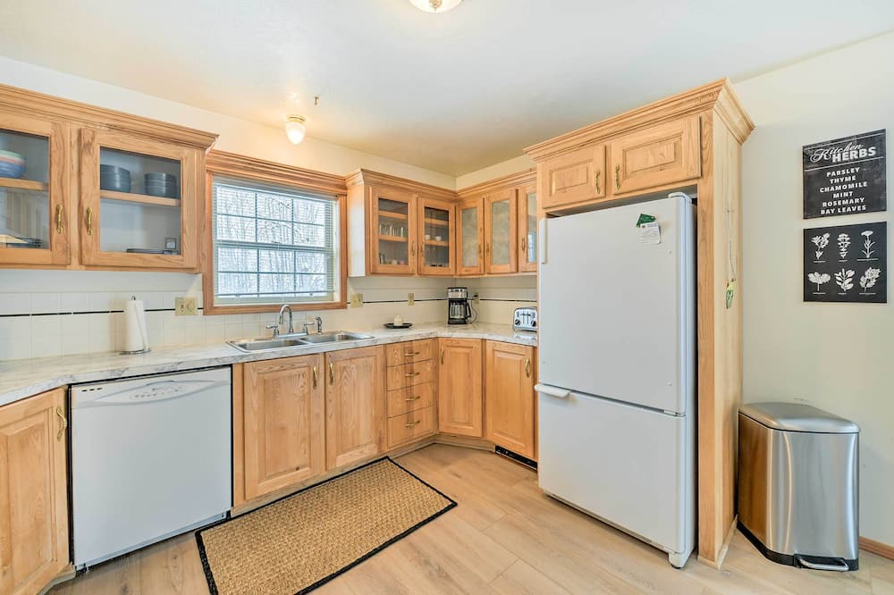 Photo of Kitchen in Star Valley Ranch