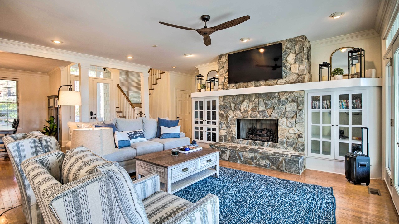 Photo of Livingroom in White Oak