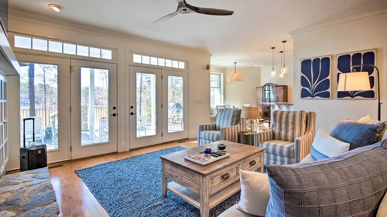 Photo of Livingroom in White Oak