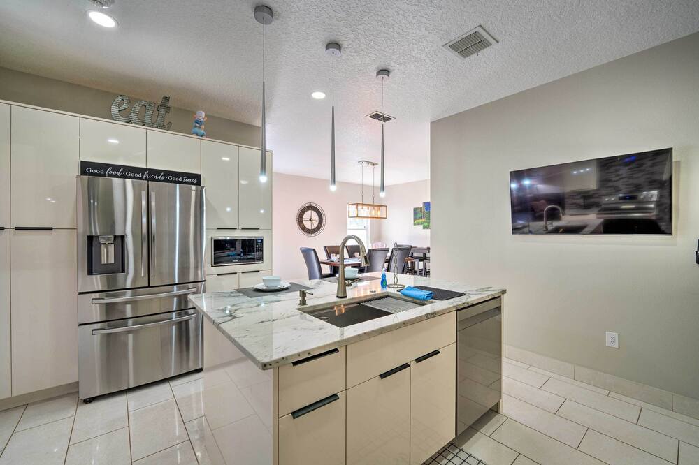 Photo of Kitchen in Crescent Lakes