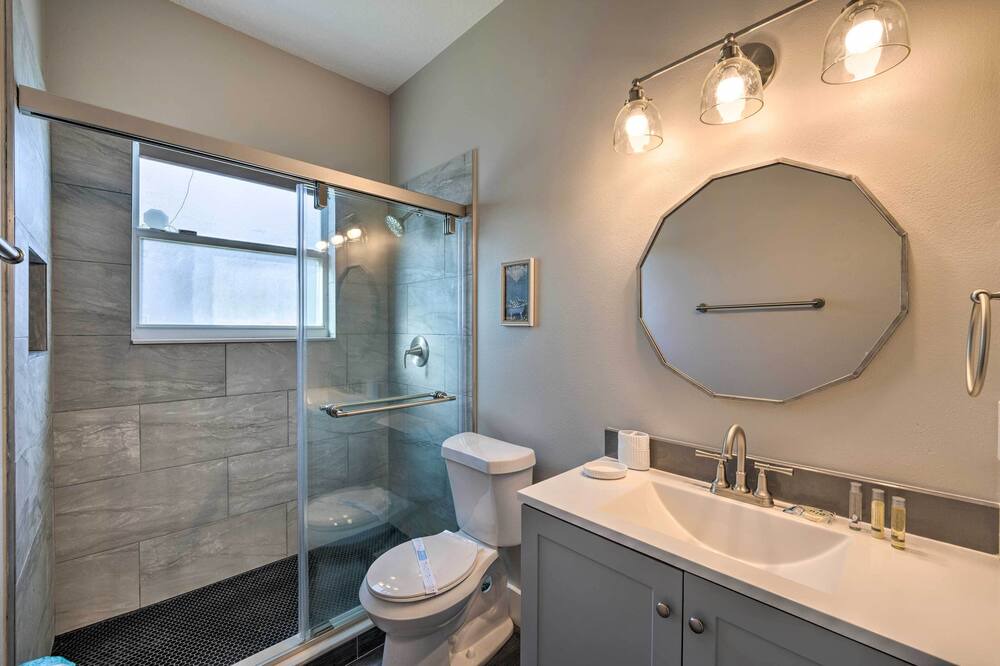 Photo of Bathroom in Crescent Lakes