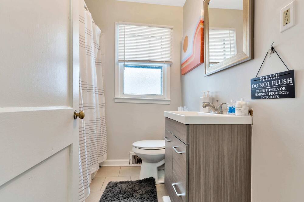 Photo of Bathroom in Oak Park