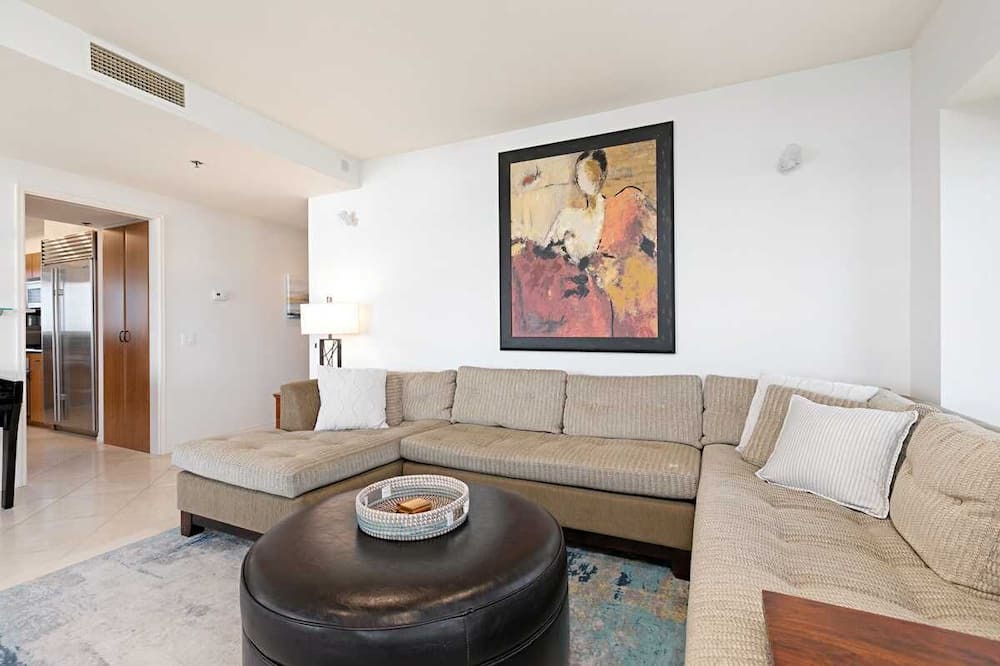 Photo of Livingroom in Pacific Terrace