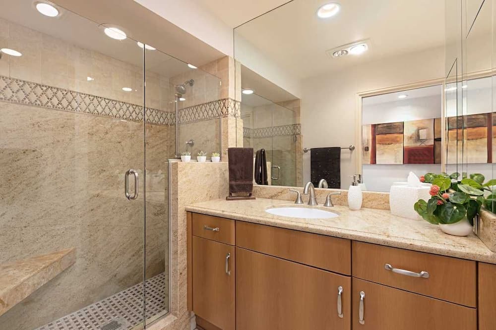 Photo of Bathroom in Pacific Terrace