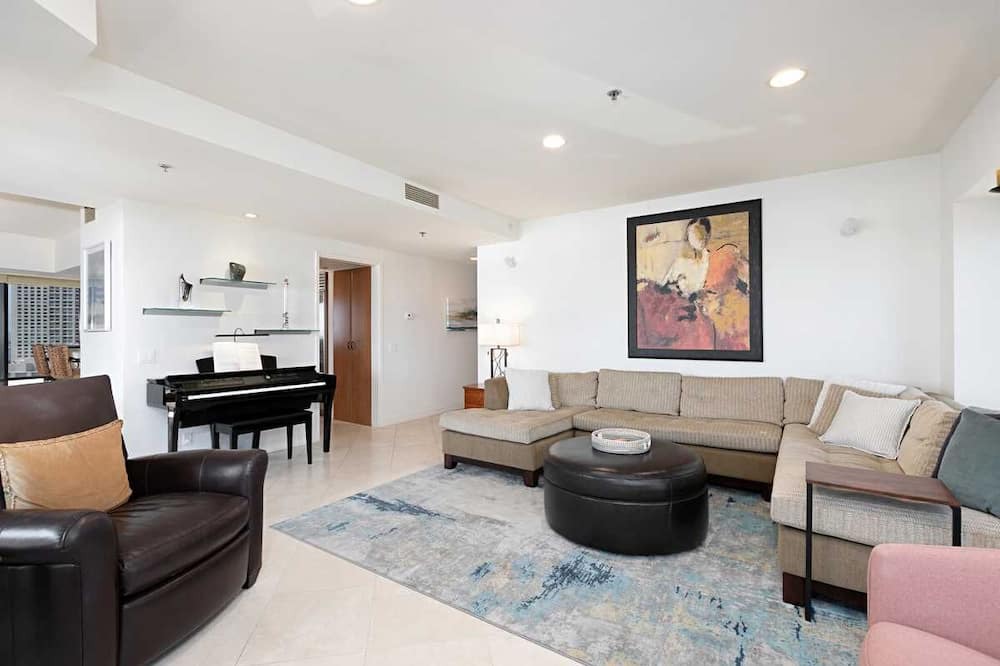 Photo of Livingroom in Pacific Terrace