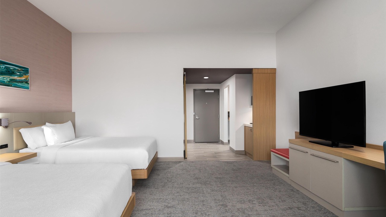 Photo of Bedroom in Florida Center North