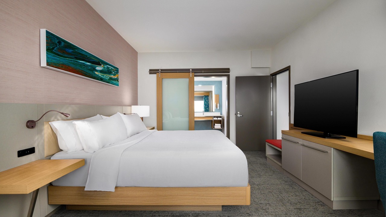 Photo of Bedroom in Florida Center North