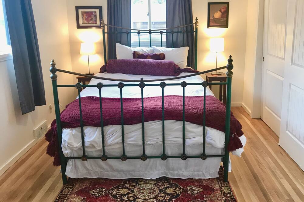 Photo of Bedroom in Rose Park