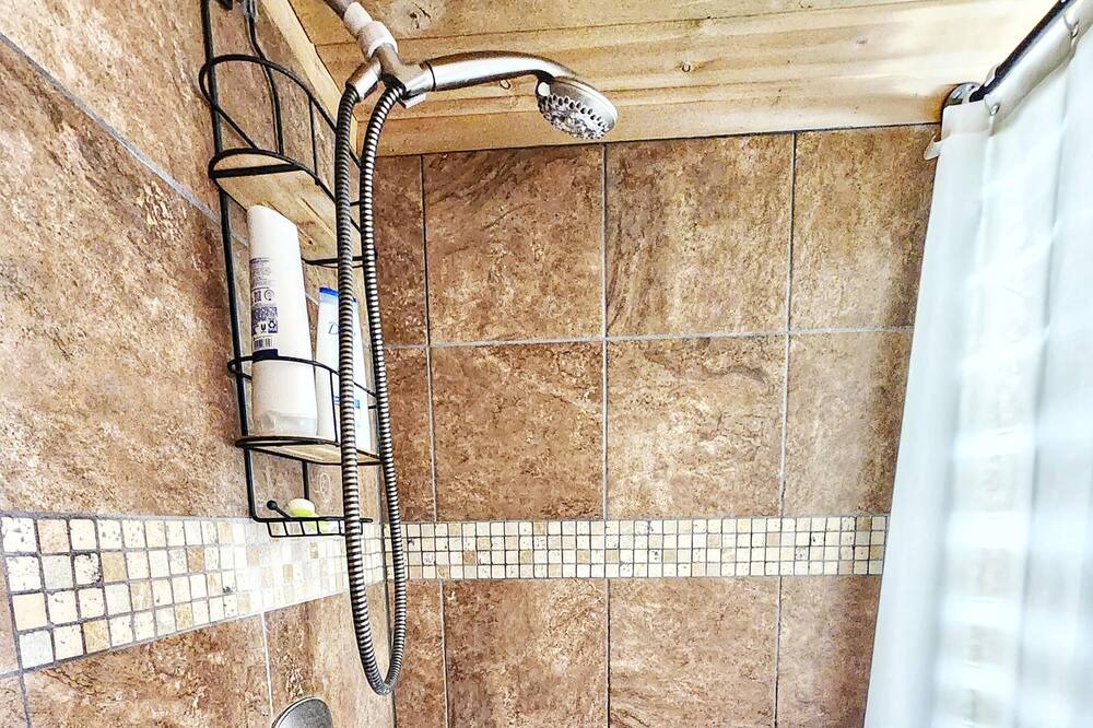 Photo of Bathroom in Jardine