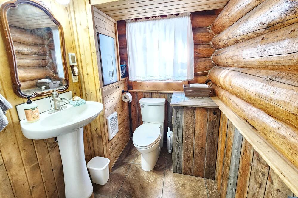 Photo of Bathroom in Jardine