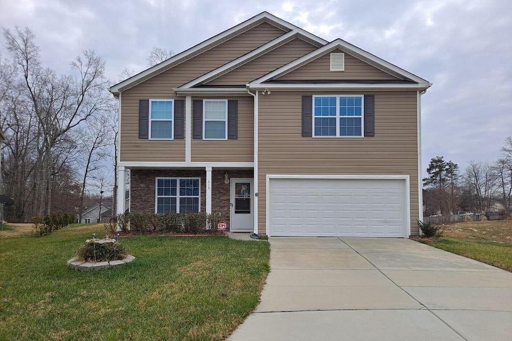 Photo of Outdoor in McLeansville