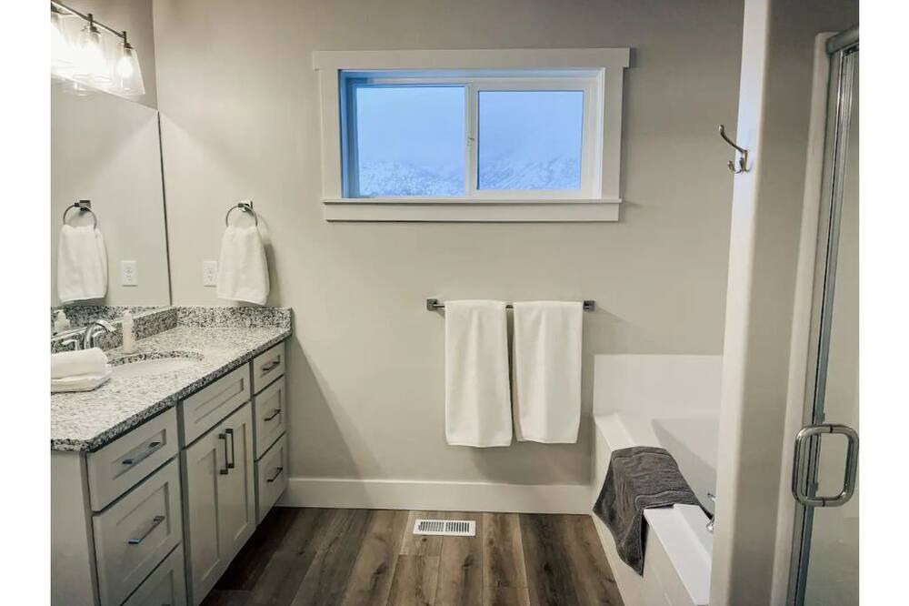 Photo of Bathroom in North Logan