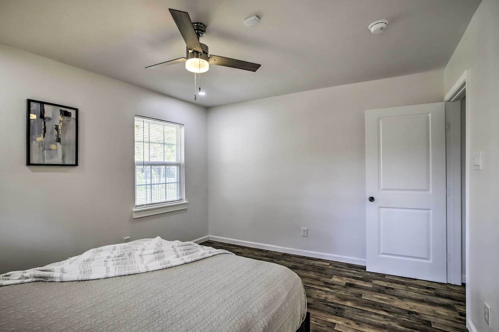 Photo of Bedroom in Spring Branch Central