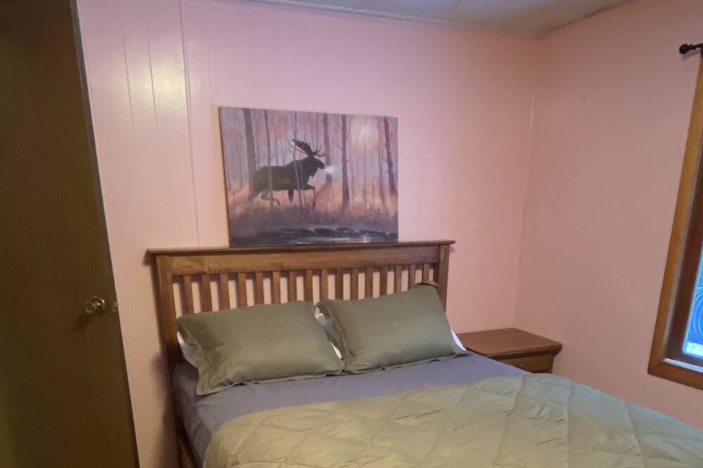 Photo of Bedroom in Yaak