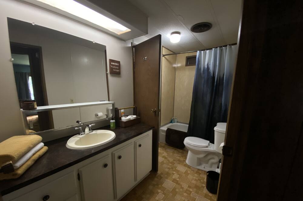 Photo of Bathroom in Yaak