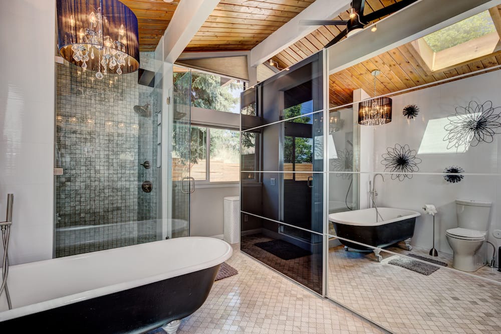 Photo of Bathroom in North End