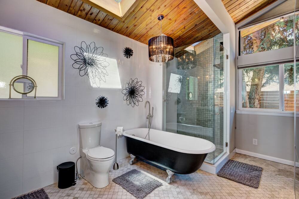Photo of Bathroom in North End