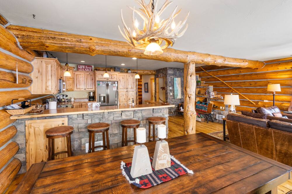 Photo of Bedroom in West Yellowstone