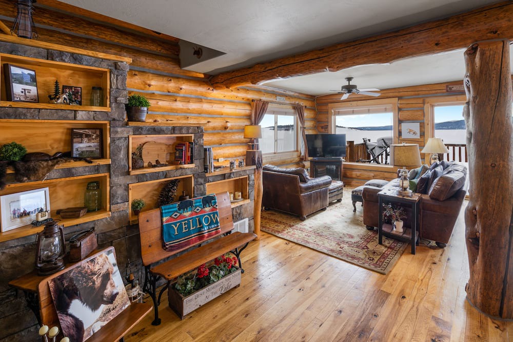 Photo of Bedroom in West Yellowstone