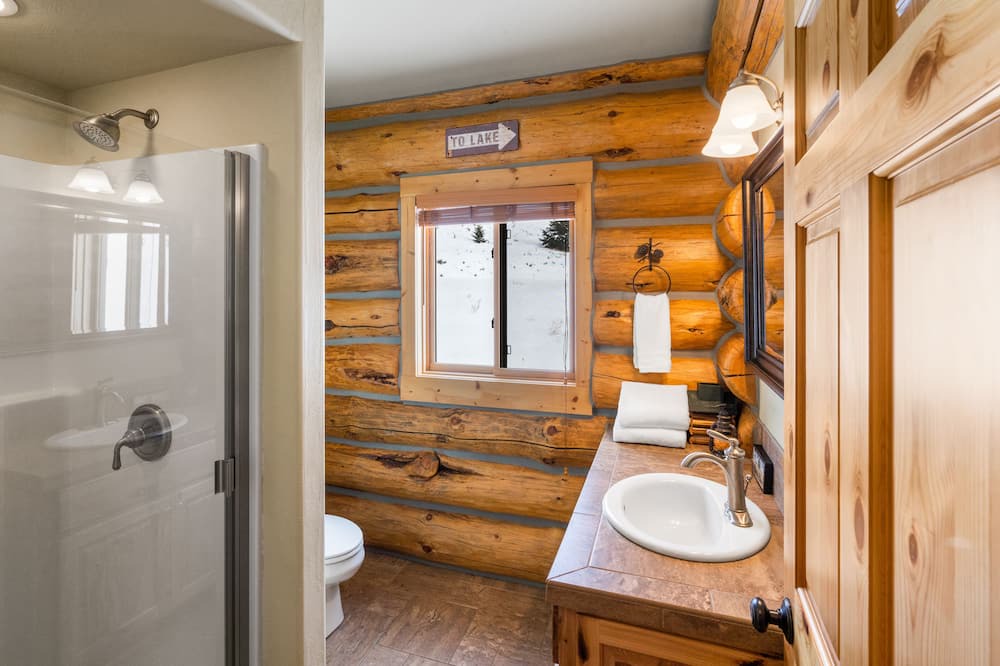 Photo of Bathroom in West Yellowstone