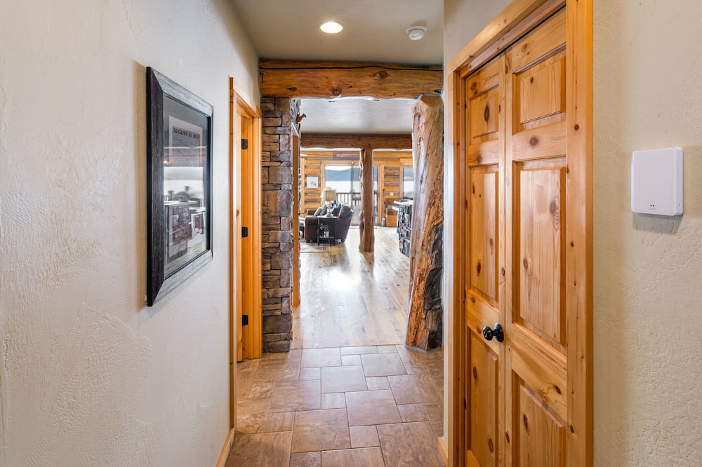 Photo of Bedroom in West Yellowstone