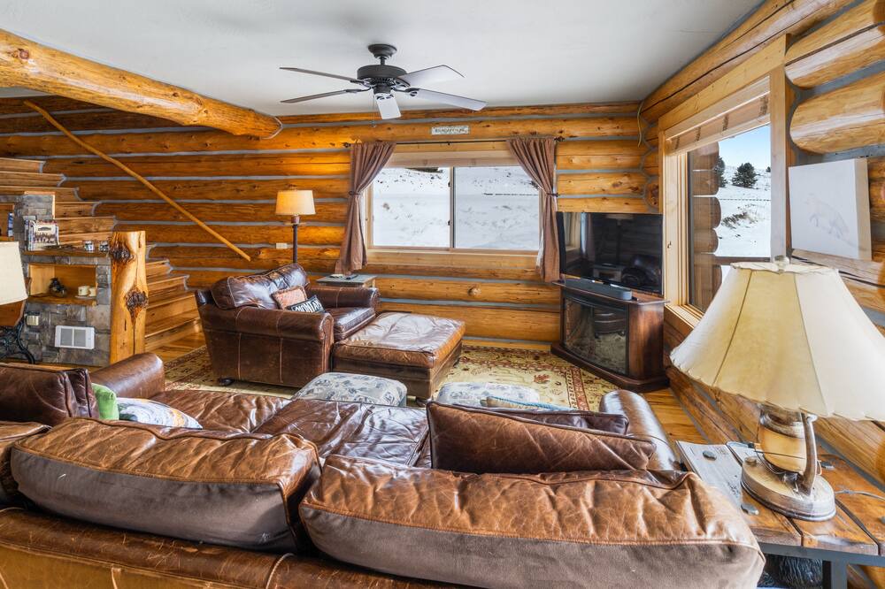 Photo of Bedroom in West Yellowstone
