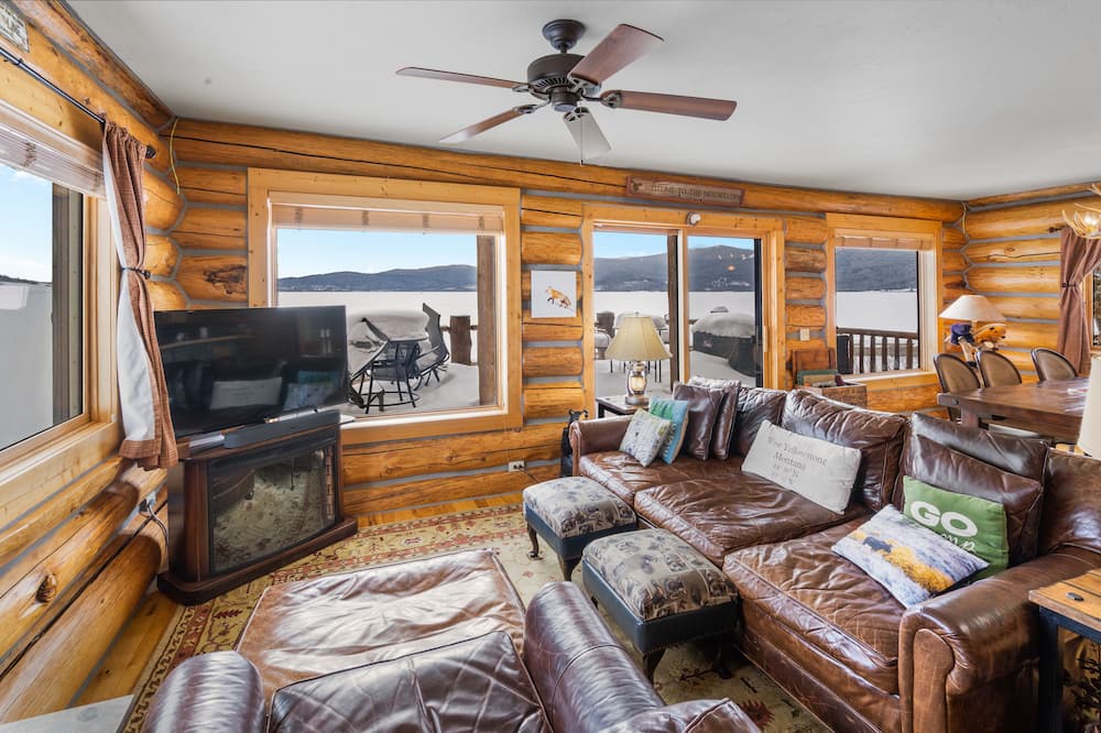 Photo of Bedroom in West Yellowstone
