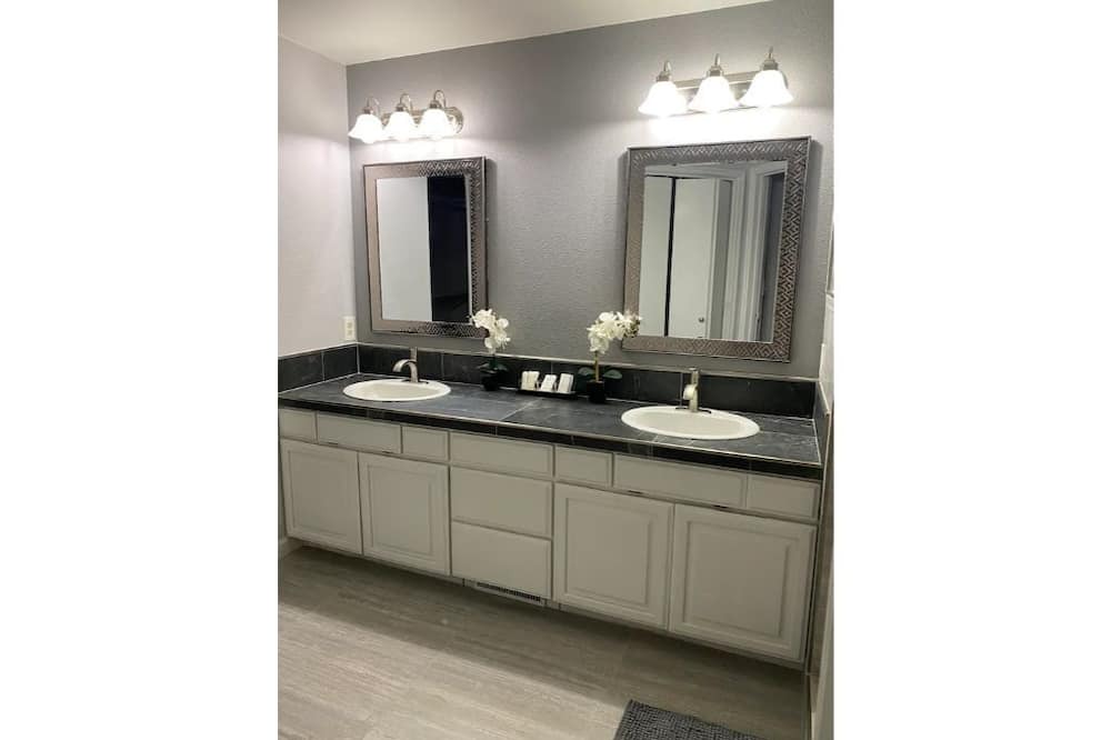 Photo of Bathroom in West Valley