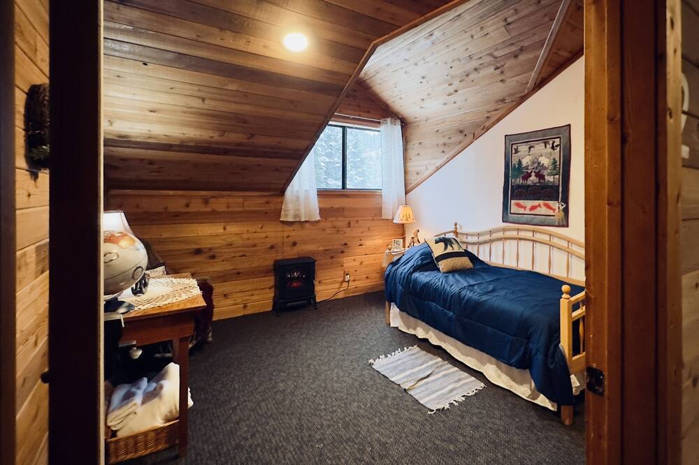 Photo of Bedroom in Clark Fork