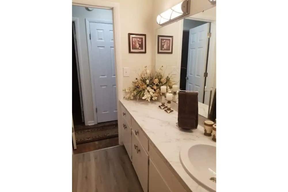 Photo of Bathroom in Lima