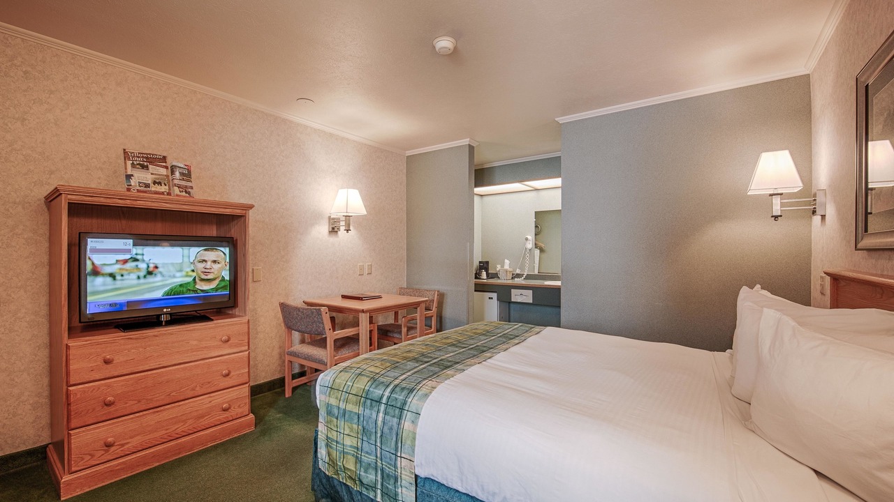 Photo of Bedroom in West Yellowstone