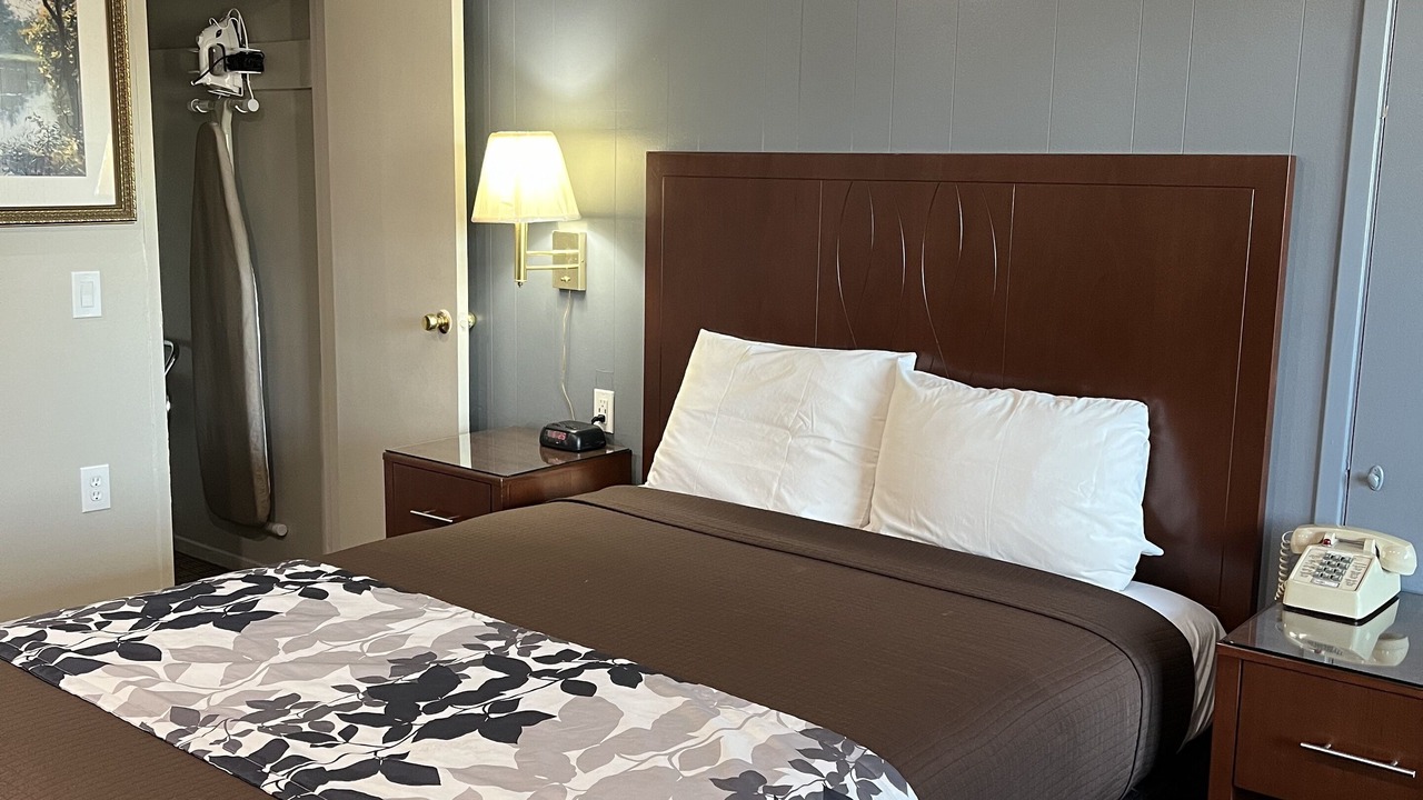 Photo of Bedroom in Downtown Eugene