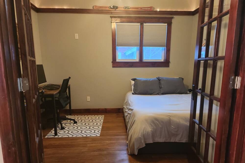Photo of Bedroom in Wallace