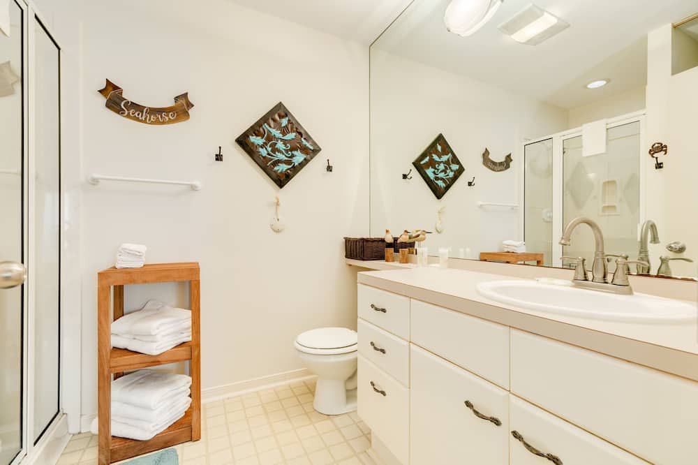 Photo of Bathroom in Indian Beach