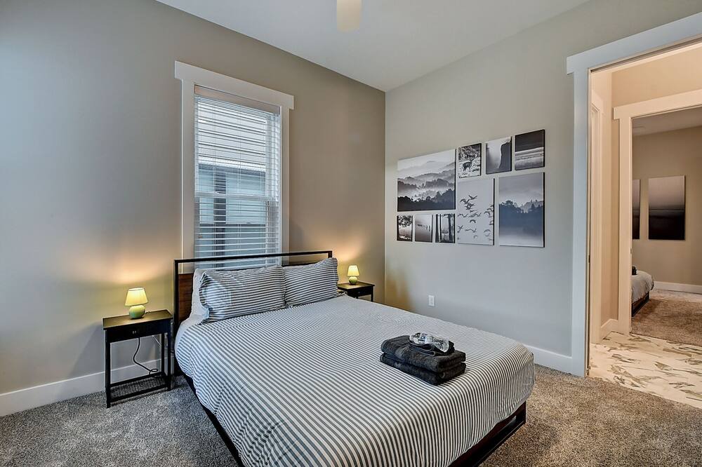 Photo of Bedroom in Holy Cross