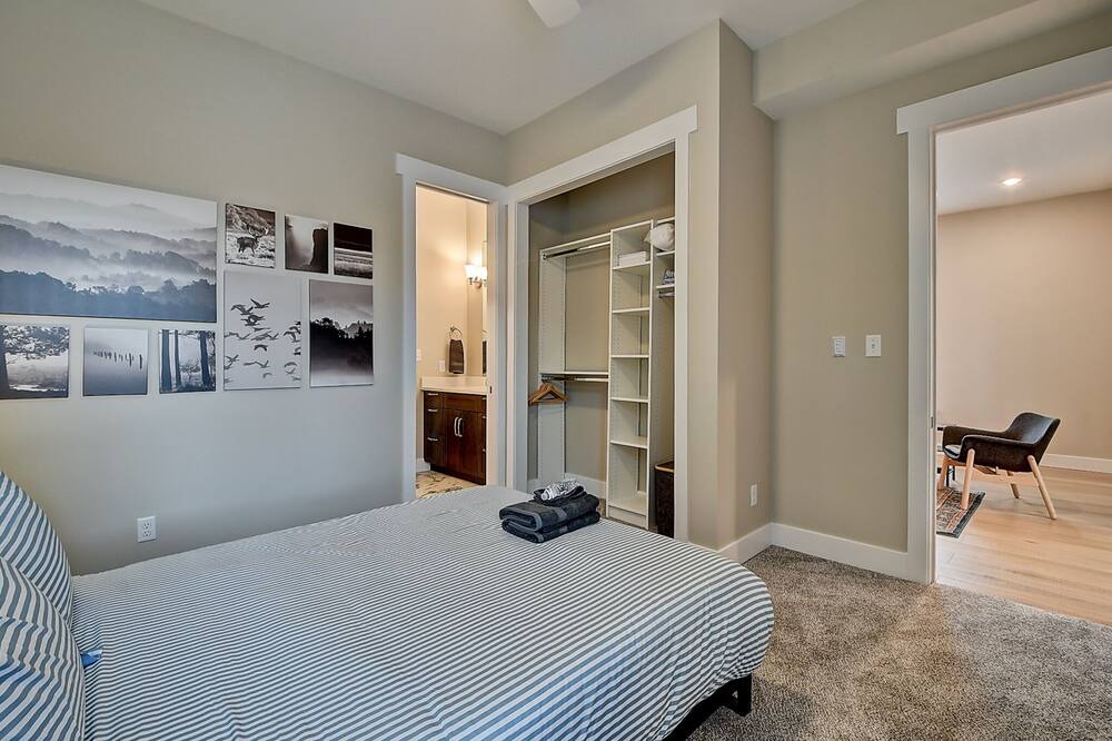 Photo of Bedroom in Holy Cross