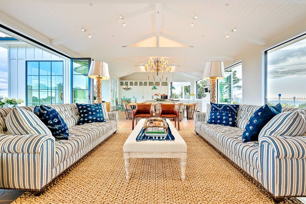 Photo of Livingroom in Western Malibu