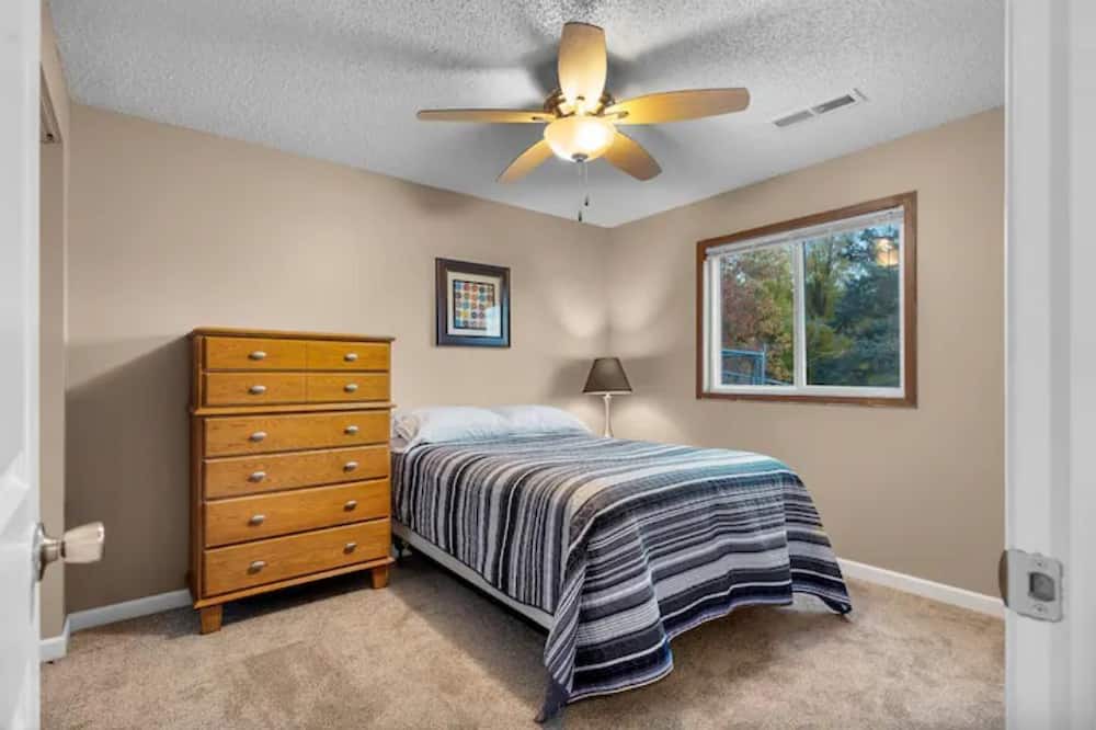 Photo of Bedroom in Coralville