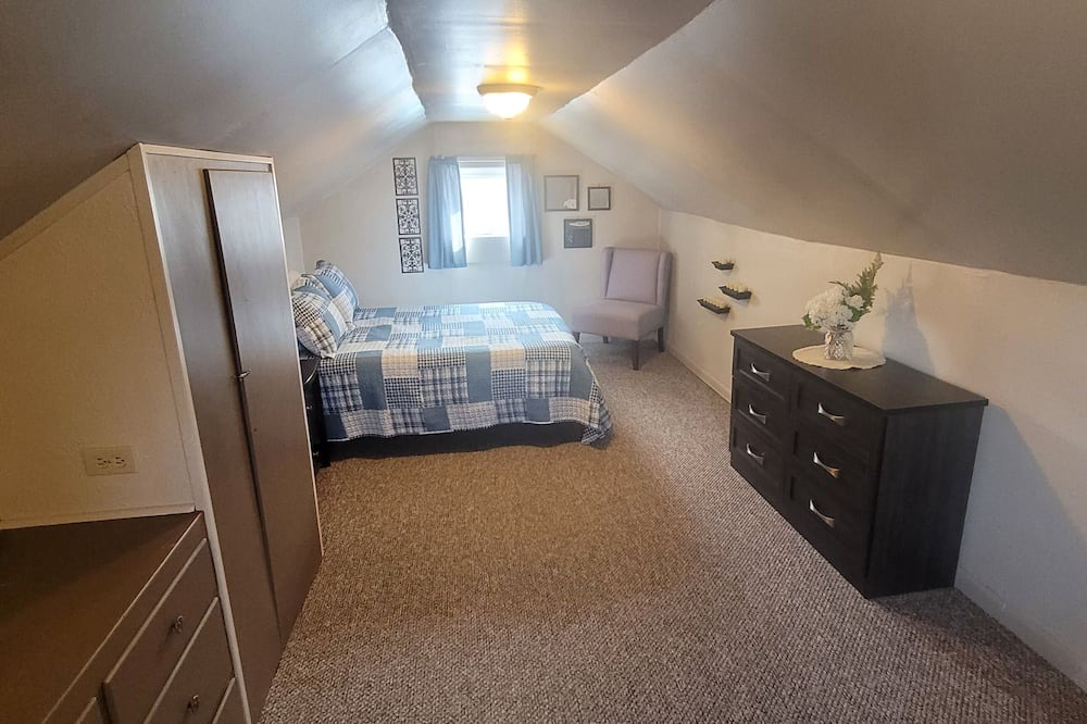 Photo of Bedroom in Lewistown