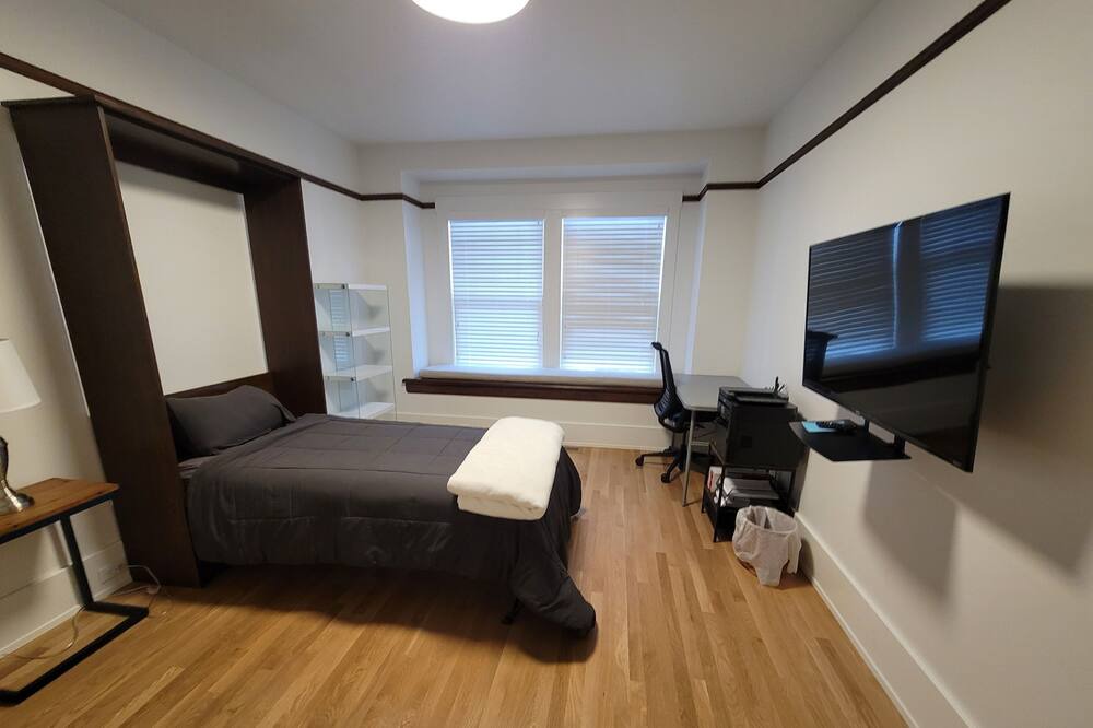 Photo of Bedroom in University District