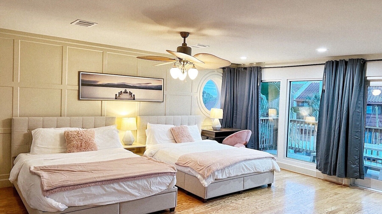 Photo of Bedroom in Nassau Bay