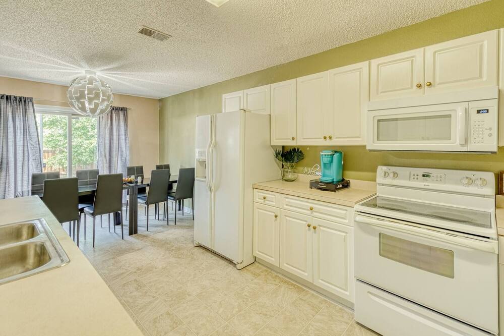 Photo of Kitchen in Huntcliff