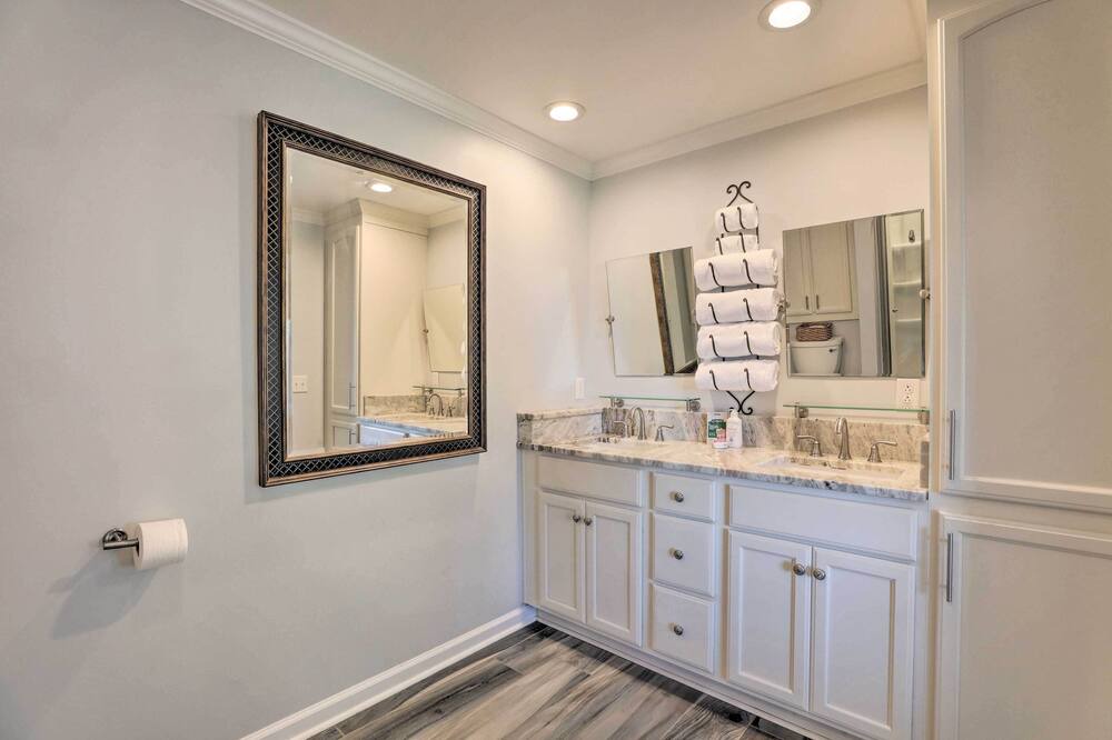 Photo of Bathroom in Russellville